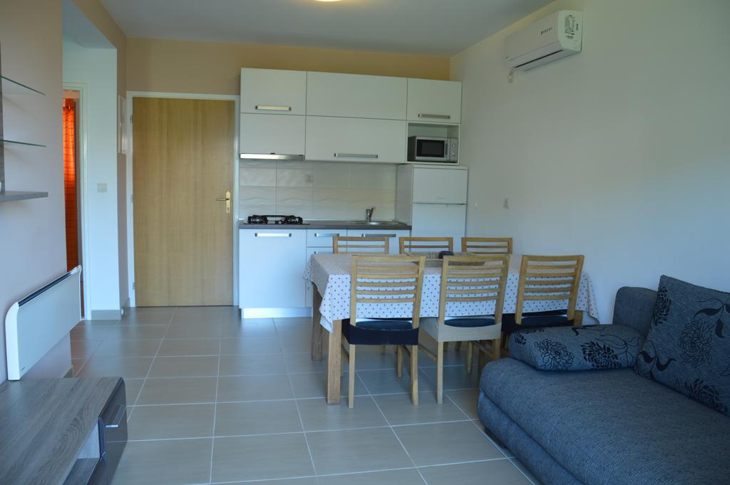 Apartments Villa Katija Drvenik  Habitación foto